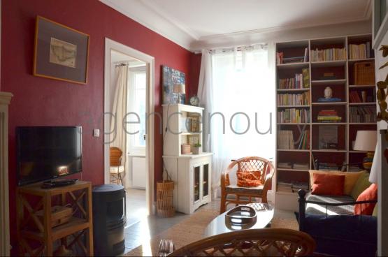 Dcor avec gout et dlicatesse, voici un appartement haut de plafond, chaleureux, lumineux..