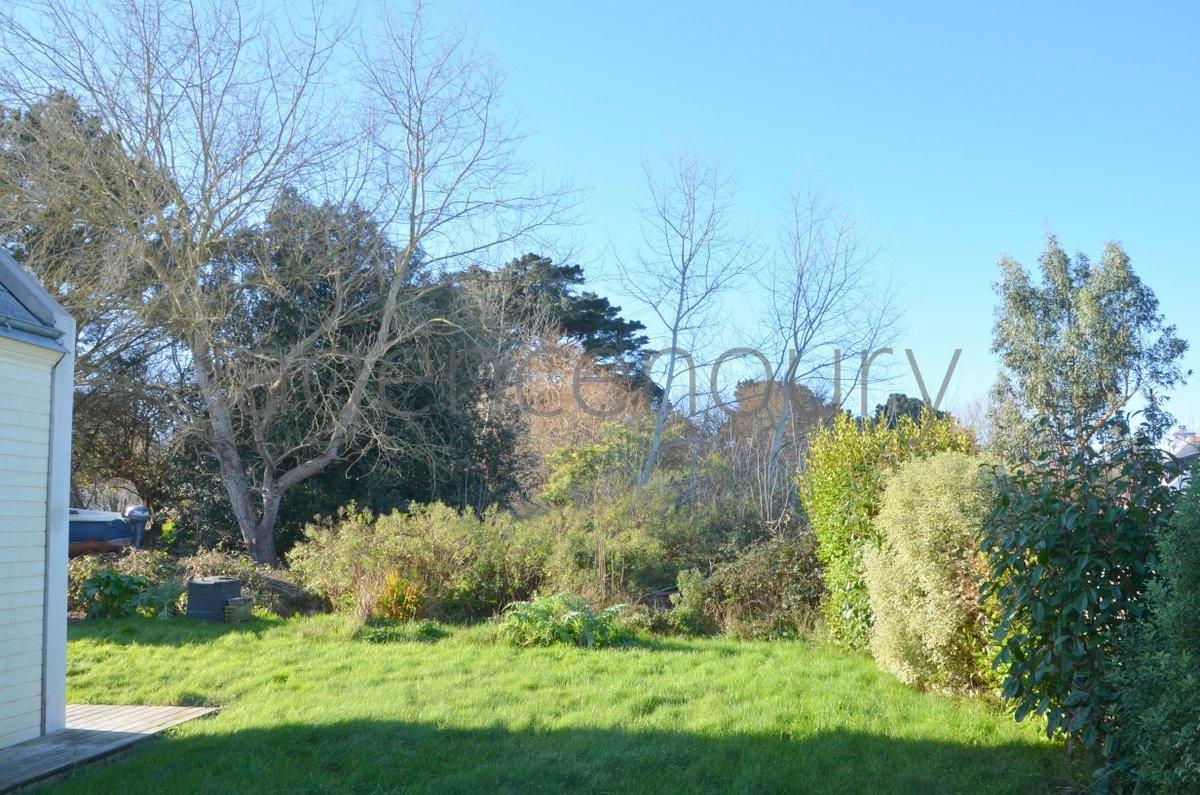 Bien construite et bien isole, rcente (2012), confortable, joliment amnage et trs agrable  vivre, cette maison a t conue pour tre habite toute lanne.