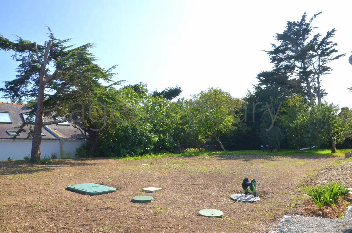 Au bout d'une impasse,  l'extrmit dun hameau, cette maison quasiment neuve vient de faire lobjet dune restauration en profondeur.