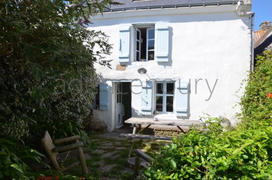 Latmosphre pleine de posie de cette maison de caractre sduira les personnes sensibles  lauthenticit des lieux.