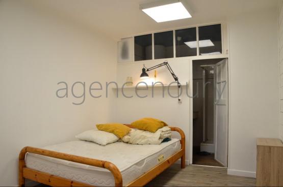 Ce studio, d'une surface de 17.90m�, est situ� au c�ur de Le Palais.