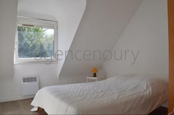 A 500 m�tres du c�ur de Palais, avec un jardin de plain pied (95m�) bord� de beaux arbres,