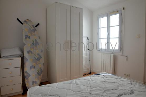 Cet appartement situ� au c�ur de Le Palais b�n�ficie d'un agr�able d�gagement visuel.