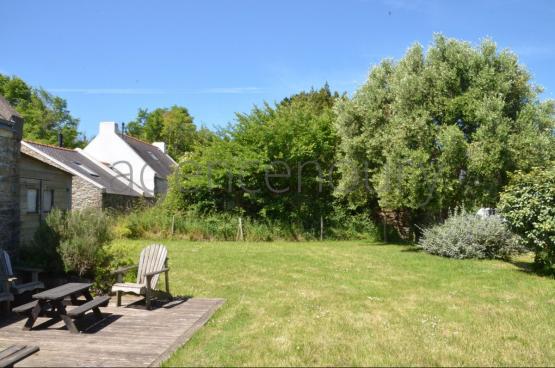 A cinq minutes � pied d'une petite plage intimiste, cette petite maison ancienne, simple, chaleureuse nous a imm�diatement s�duits.