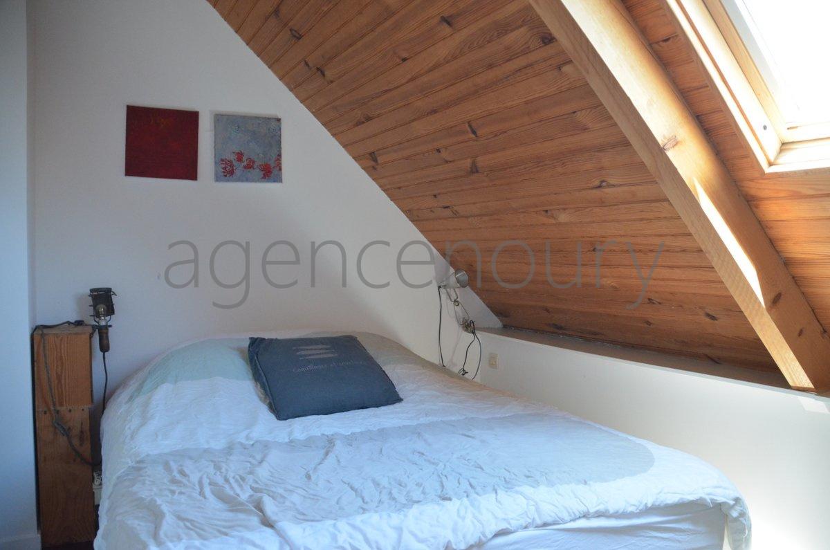 A cinq minutes � pied d'une petite plage intimiste, cette petite maison ancienne, simple, chaleureuse nous a imm�diatement s�duits.