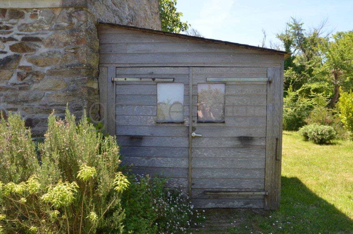 A cinq minutes � pied d'une petite plage intimiste, cette petite maison ancienne, simple, chaleureuse nous a imm�diatement s�duits.