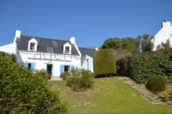 Nous avons �t� s�duits par la vue extr�mement d�gag�e qui porte tr�s au loin, au-dessus d'un vallon.