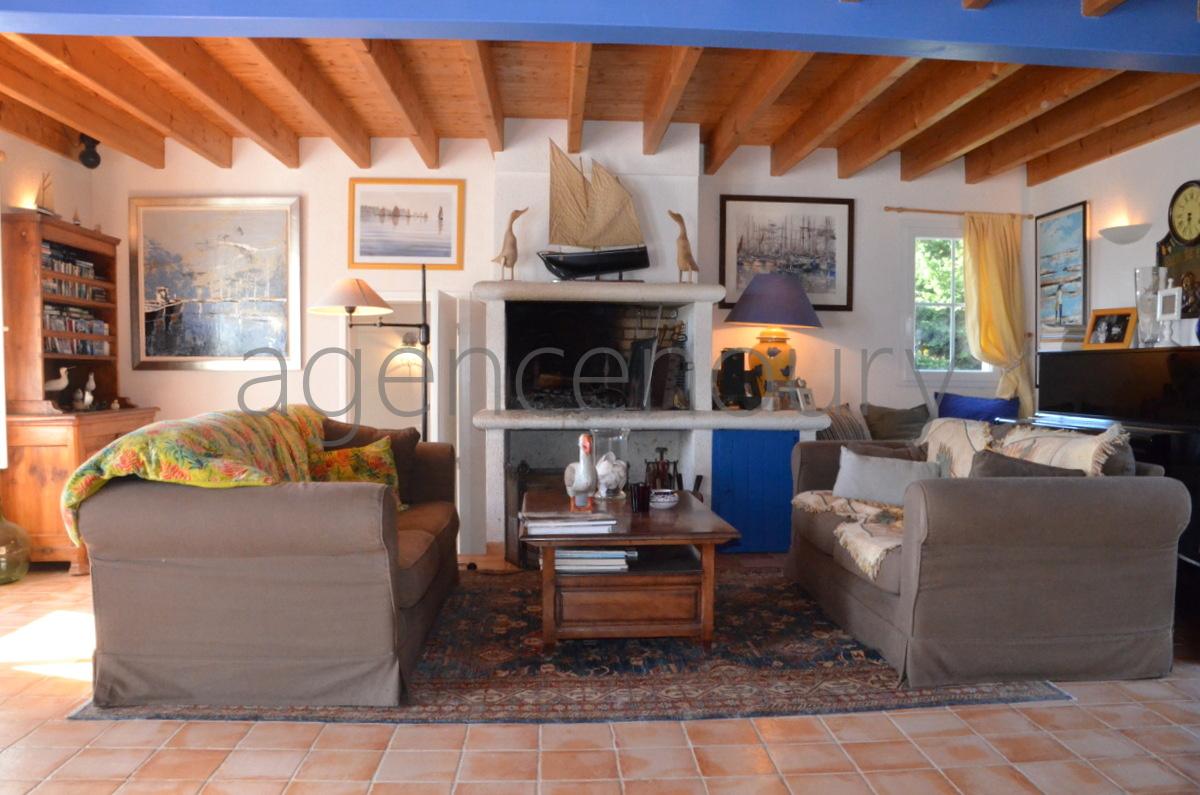 Nous avons �t� s�duits par la vue extr�mement d�gag�e qui porte tr�s au loin, au-dessus d'un vallon.