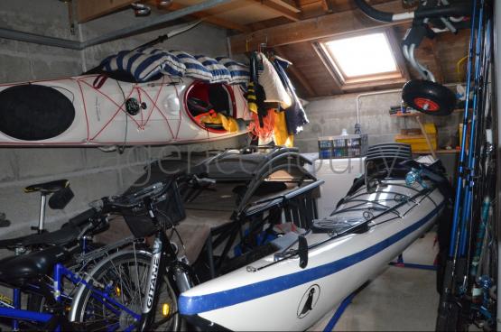 Nous avons �t� s�duits par la vue extr�mement d�gag�e qui porte tr�s au loin, au-dessus d'un vallon.