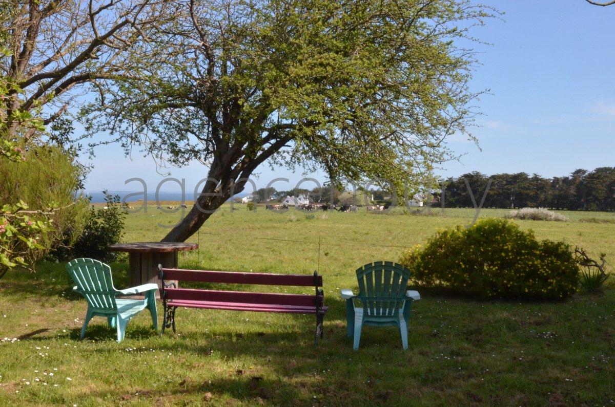 Ayant fait l'objet d'une importante r�novation, cette maison b�n�ficie de surcroit de jolies vues sur la baie de Quiberon...