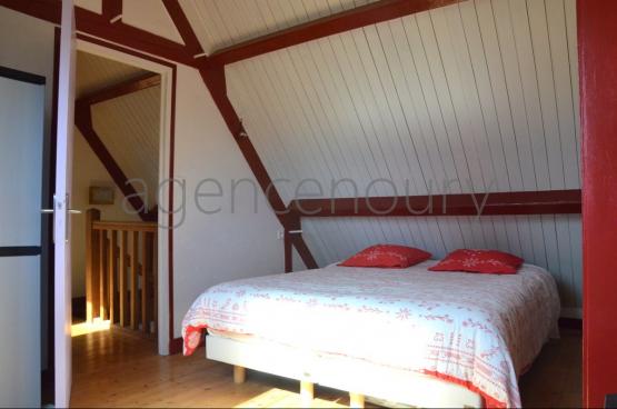 Ayant fait l'objet d'une importante r�novation, cette maison b�n�ficie de surcroit de jolies vues sur la baie de Quiberon...