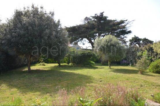 Vous �prouverez ici � la fois le plaisir de r�sider dans le bourg de Sauzon, et de b�n�ficier d�un environnement naturel, paisible, pratiquement sans vis-�-vis.