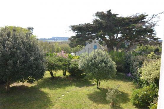 Vous �prouverez ici � la fois le plaisir de r�sider dans le bourg de Sauzon, et de b�n�ficier d�un environnement naturel, paisible, pratiquement sans vis-�-vis.