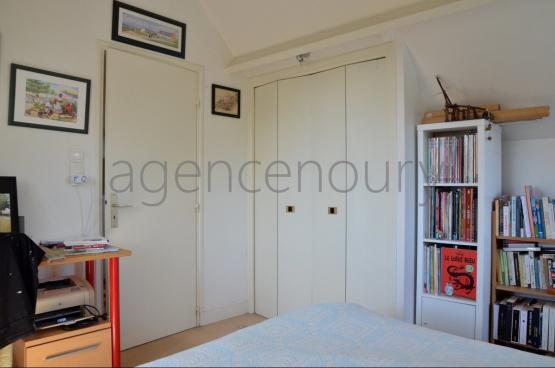 Vous �prouverez ici � la fois le plaisir de r�sider dans le bourg de Sauzon, et de b�n�ficier d�un environnement naturel, paisible, pratiquement sans vis-�-vis.