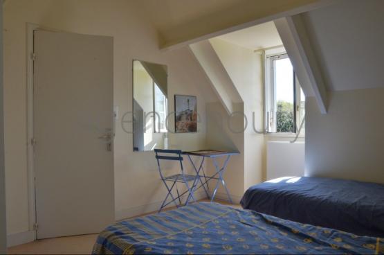 Vous �prouverez ici � la fois le plaisir de r�sider dans le bourg de Sauzon, et de b�n�ficier d�un environnement naturel, paisible, pratiquement sans vis-�-vis.