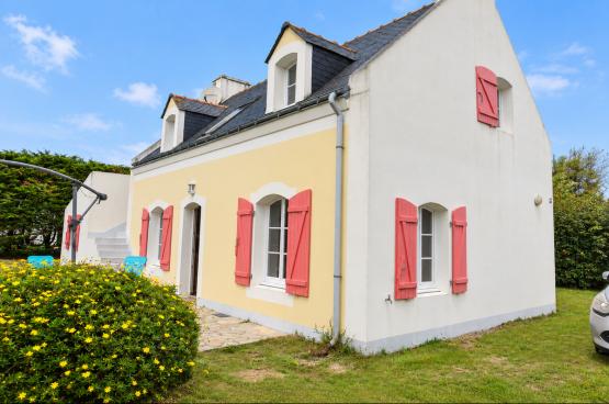 Belle maison belle isloise offrant un cadre de vie paisible dans un hameau proche de Bangor  