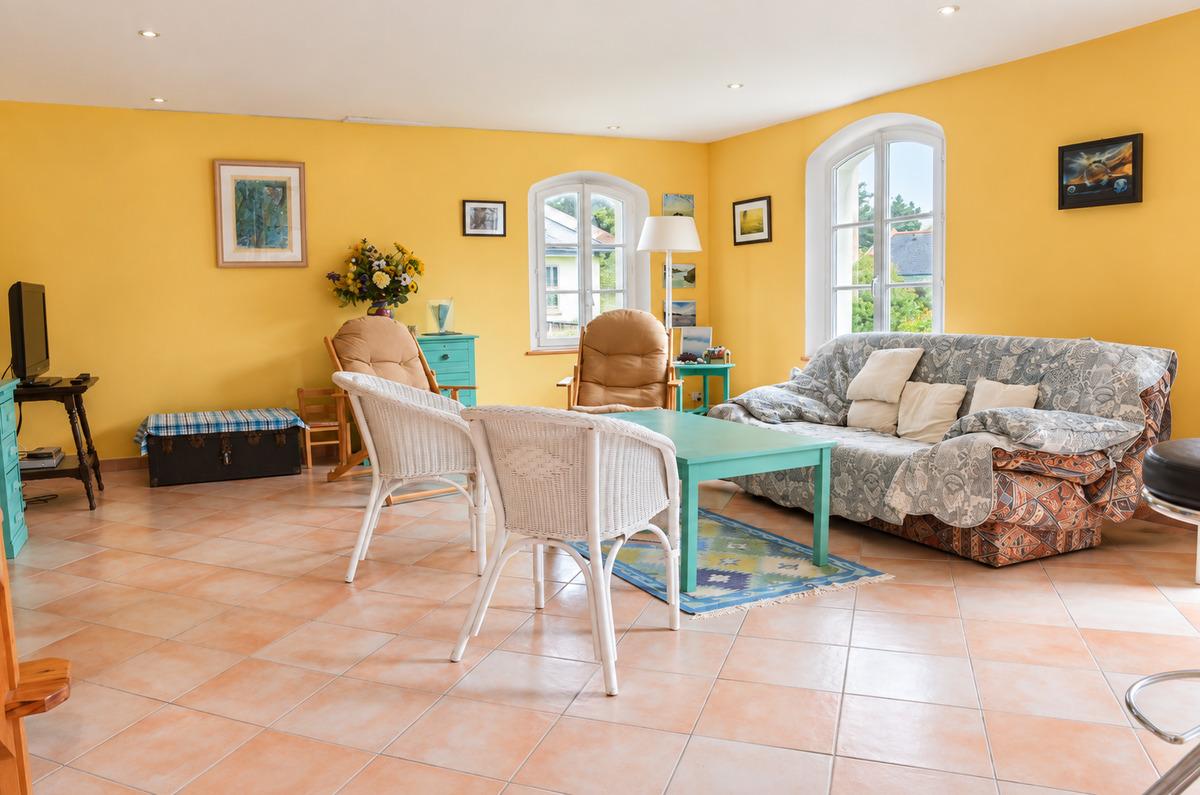 Belle maison belle isloise offrant un cadre de vie paisible dans un hameau proche de Bangor  