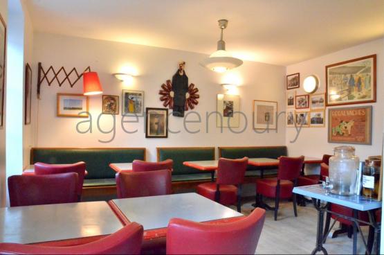 Cette maison de p�cheur du XIX�me si�cle est situ�e � trente m�tres de l'entr�e du port.