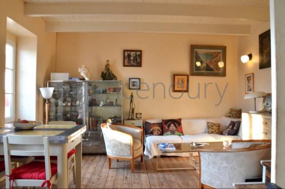 Cette maison de p�cheur du XIX�me si�cle est situ�e � trente m�tres de l'entr�e du port.