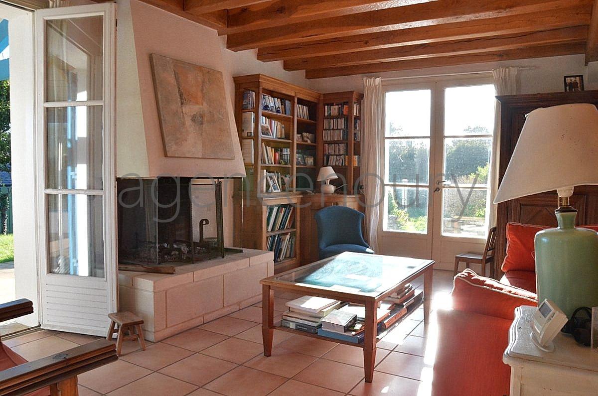 Dominant la mer, au bout d'une impasse, au dessus du port de Sauzon...