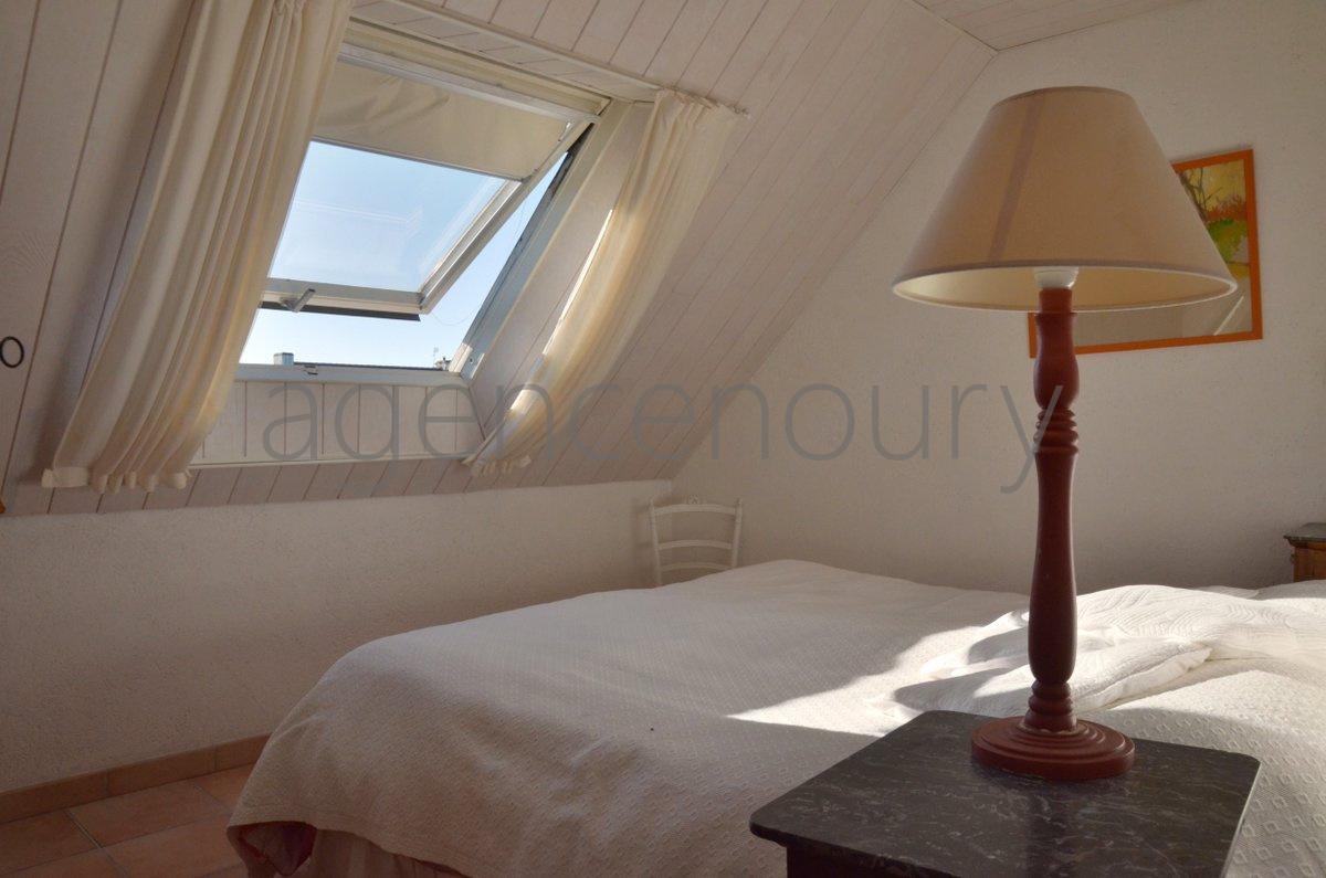 Dominant la mer, au bout d'une impasse, au dessus du port de Sauzon...