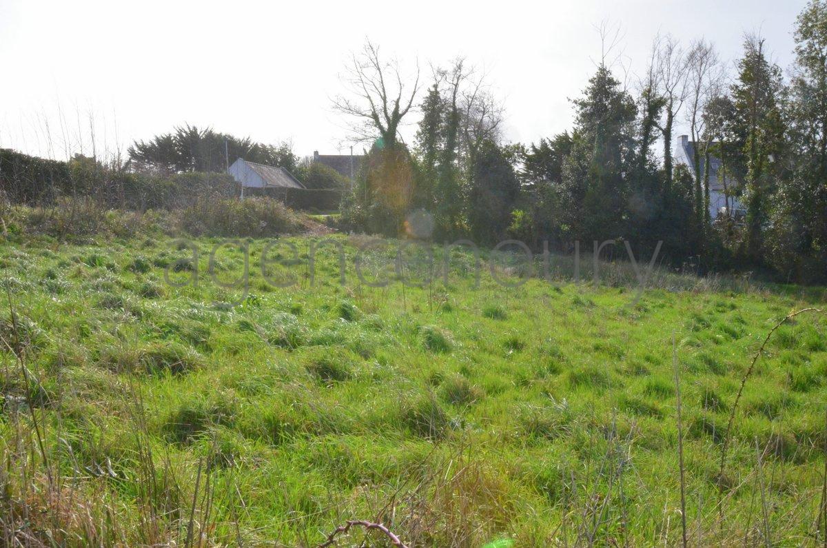 Il est possible de b�tir deux maisons sur ce beau terrain.