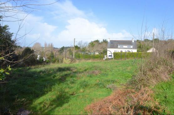 Il est possible de b�tir deux maisons sur ce beau terrain.