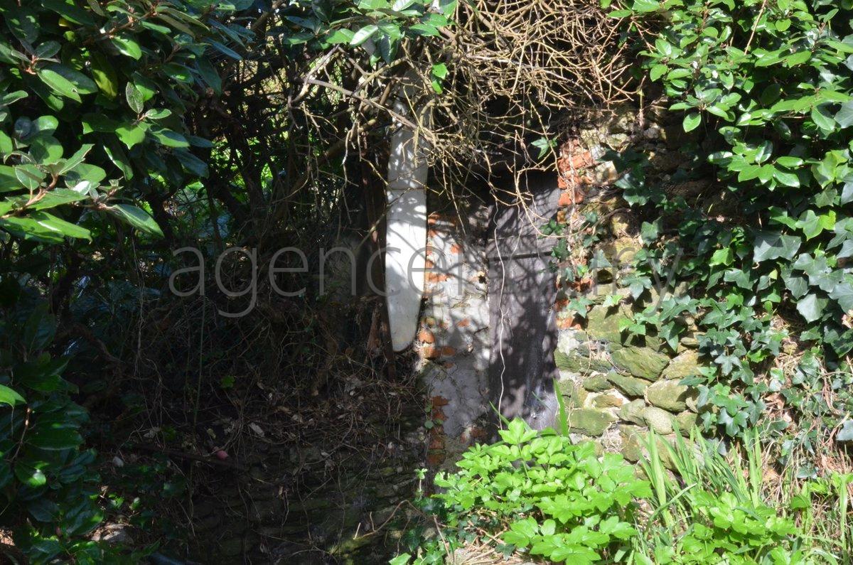 Ce terrain est situ� � 150 m�tres du port de Sauzon.